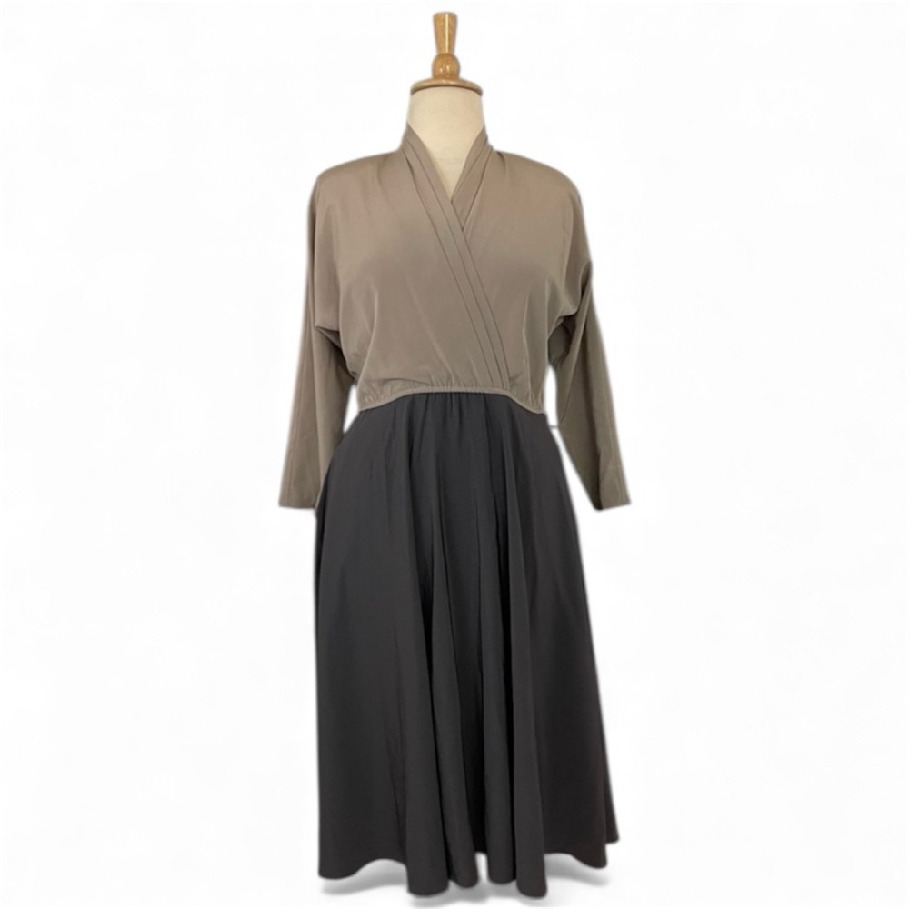 Vintage 3/4 Sleeve Dress Women’s 12 V-Neck Two-Tone A-Line Midi Blouson